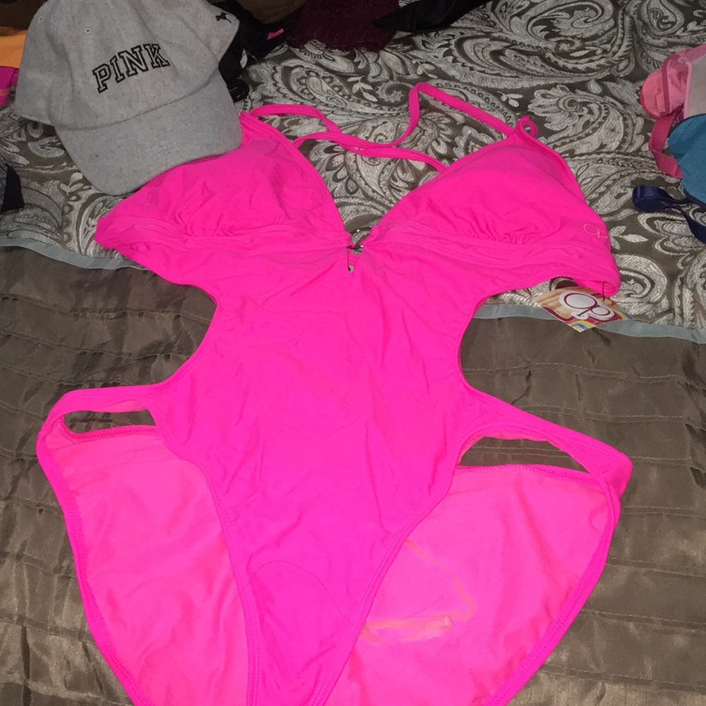 OP one piece bathing suit. 🏖☀️